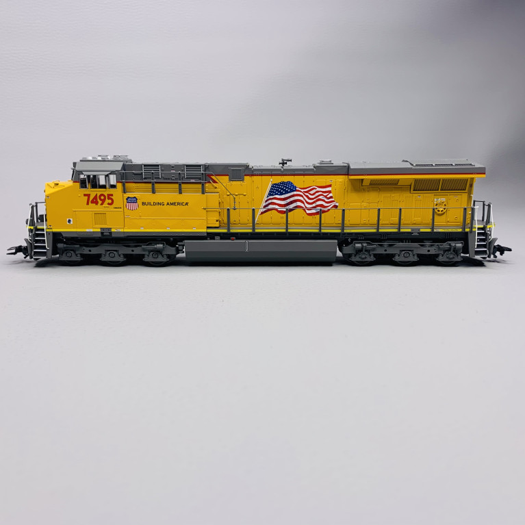 Locomotive diesel GE ES44AC, UP, Ep VI, digital son - TRIX 25440 - HO 1/87