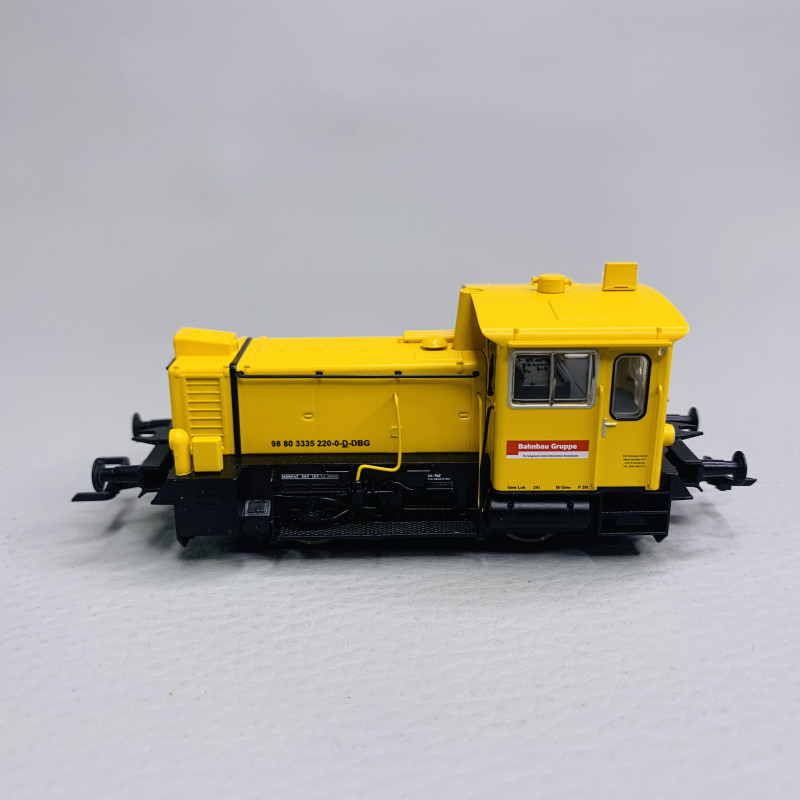 Märklin H0 - 3021 - Locomotive diesel - BR 220 - DB Märklin H0 - 3021 - Locomotive diesel - BR 220 - DB