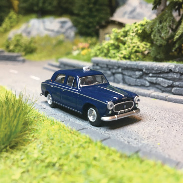 Peugeot 403 Bleu, avec personnages - SAI 1622 - 1/87