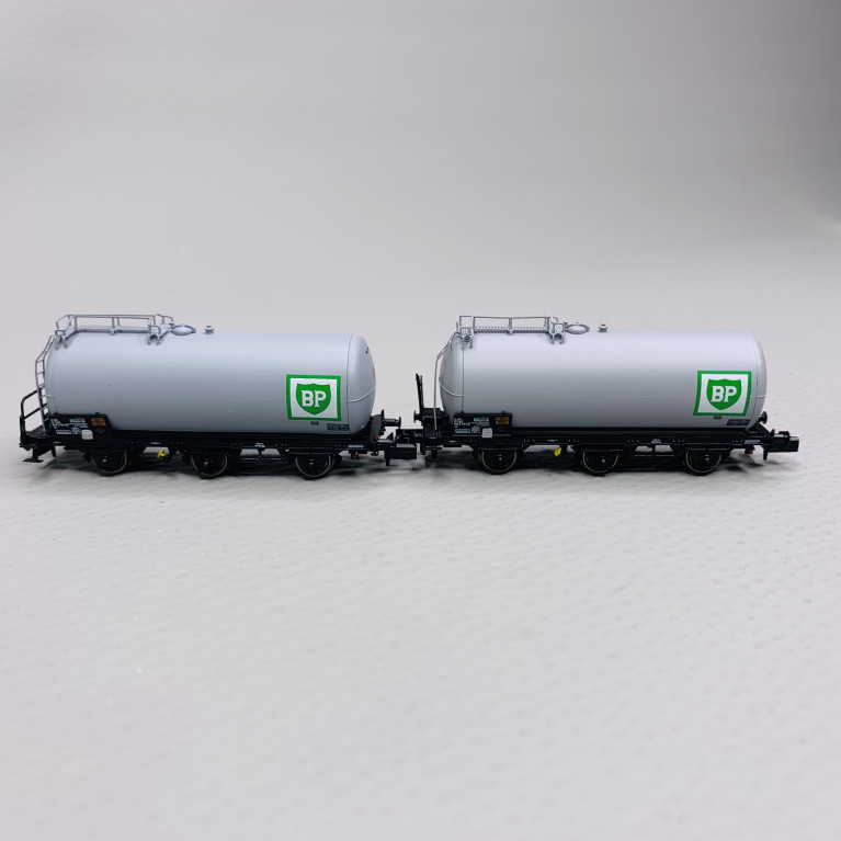 2 wagons citerne à 3 essieux, "BP", Sncf, Ep IV - ARNOLD HN6608 - N1/160