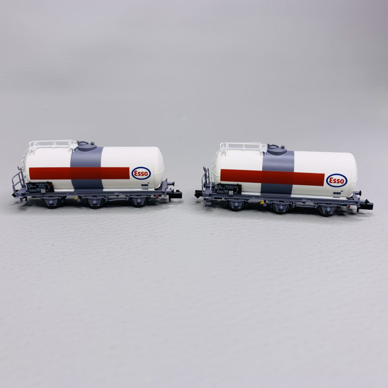 2 wagons citerne à 3 essieux, "ESSO", Sncf, Ep IV - ARNOLD HN6610 - N1/160