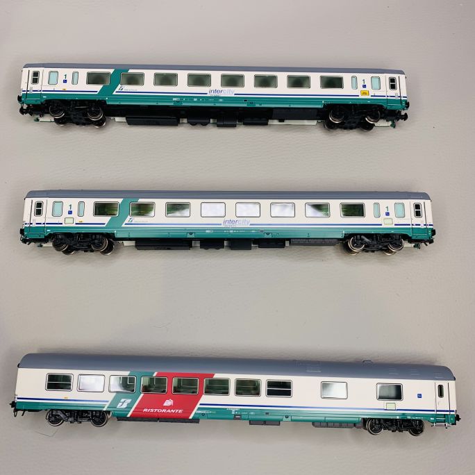 Coffret de 3 voitures voyageurs IC 507/530 "IC Sila", FS, Ep Vb - RIVAROSSI HR4359 - HO 1/87