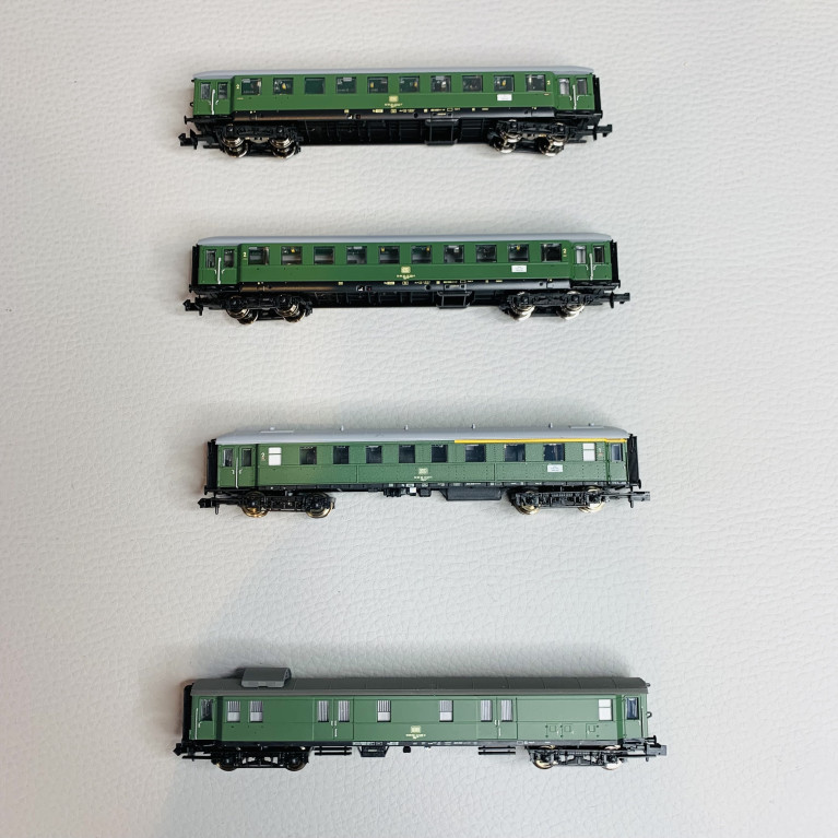 Coffret de voitures voyageurs « Service de banlieue », DB, Ep IV - MINITRIX 18709 - N 1/160