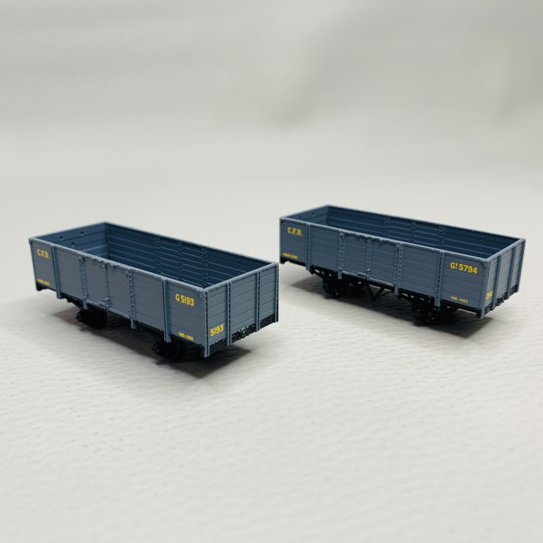 Set de 2 tombereaux freiné et non freiné, gris foncé, Gv 5794 et G 5193, CFD - REE VM032 - HOm 1/87