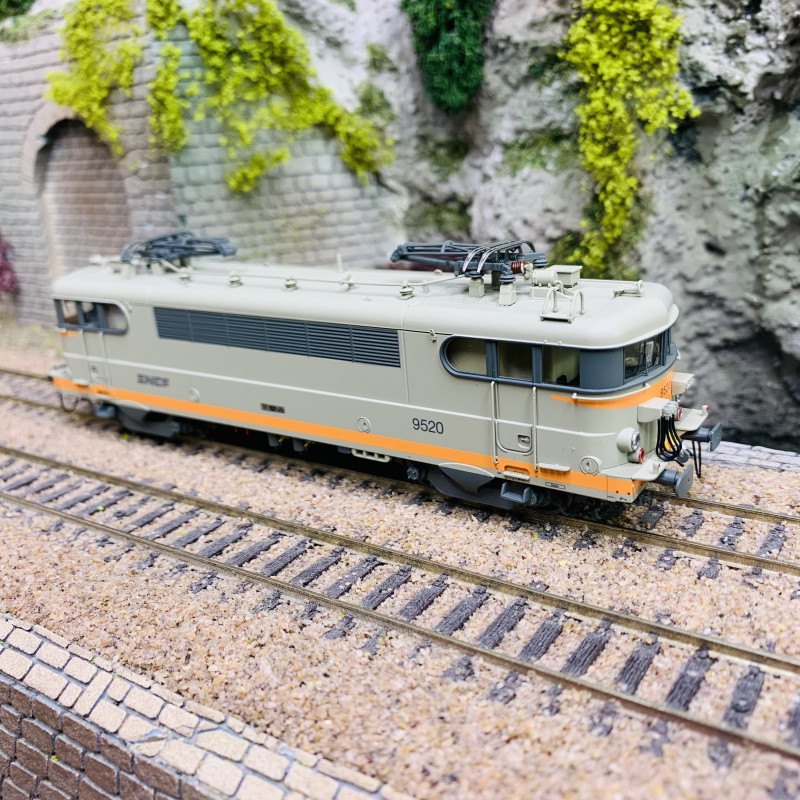 Locomotive électrique BB 26070, type Sybic, décoration TER 200 Alsace