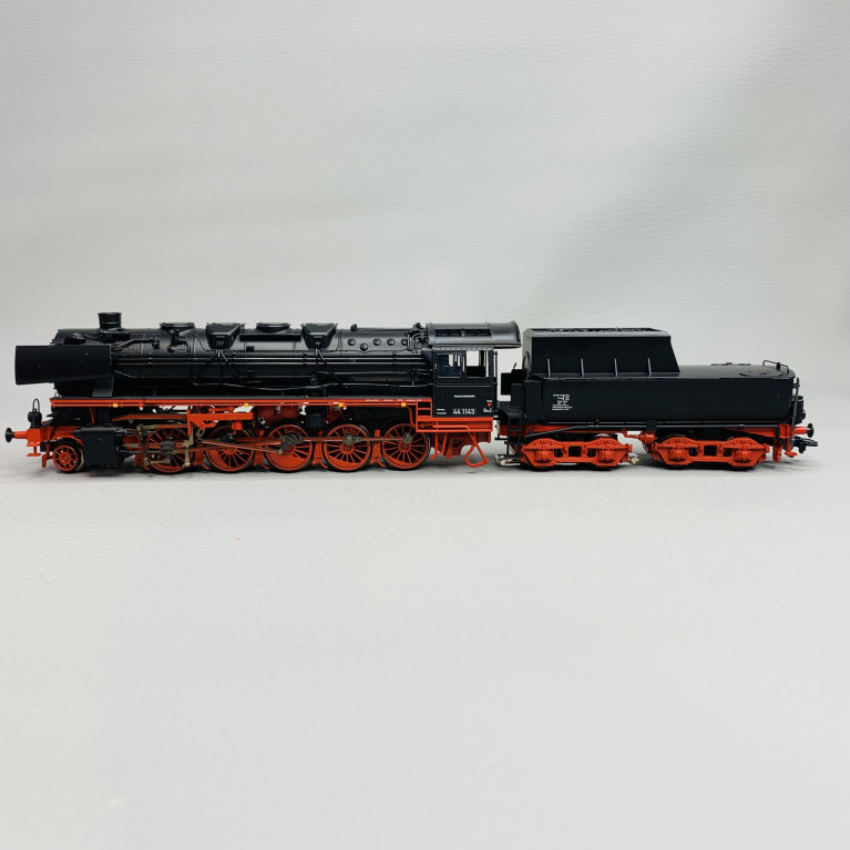 Locomotive à vapeur série 44 avec tender bassine, DB, Ep III digital son - MARKLIN 39745 - HO 1/87