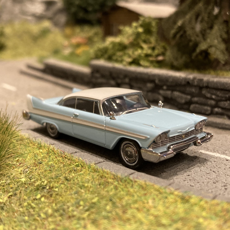 Plymouth Fury, bleu clair ligne blanche - Brekina 19676 - 1/87