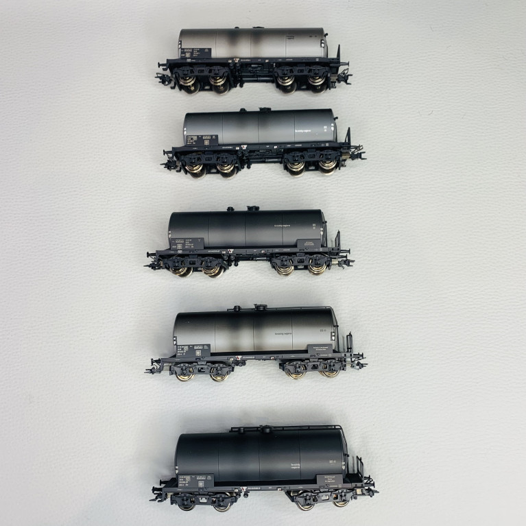 Coffret de wagons-citernes unifiés type Uerdingen, DR, Ep IV - TRIX 24145 - HO 1/87