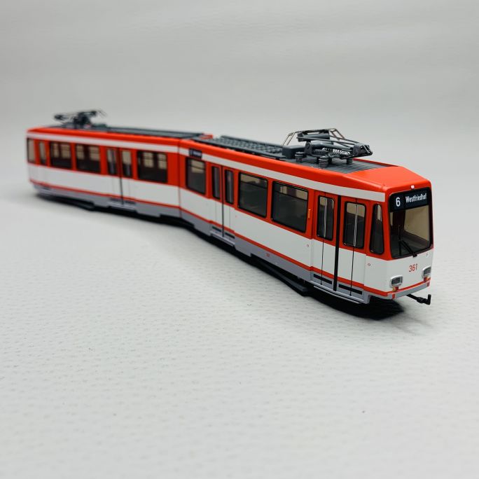 Tramway type M6 livrée rouge/blanc, Nuremberg,Ep IV et V, Digital son - RIVAROSSI HR2945HM - HO 1/87
