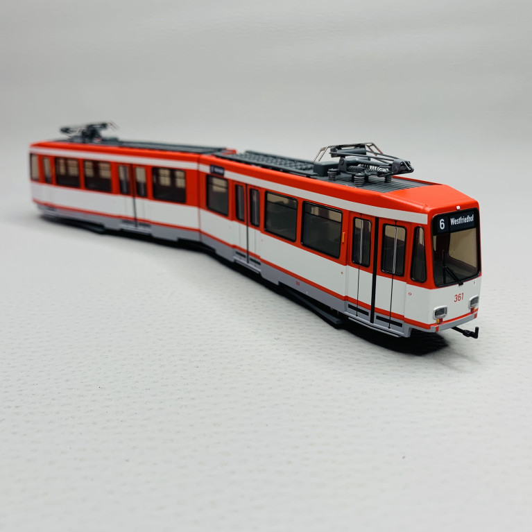 Tramway type M6 livrée rouge/blanc, Nuremberg,Ep IV et V, Digital son - RIVAROSSI HR2945HM - HO 1/87