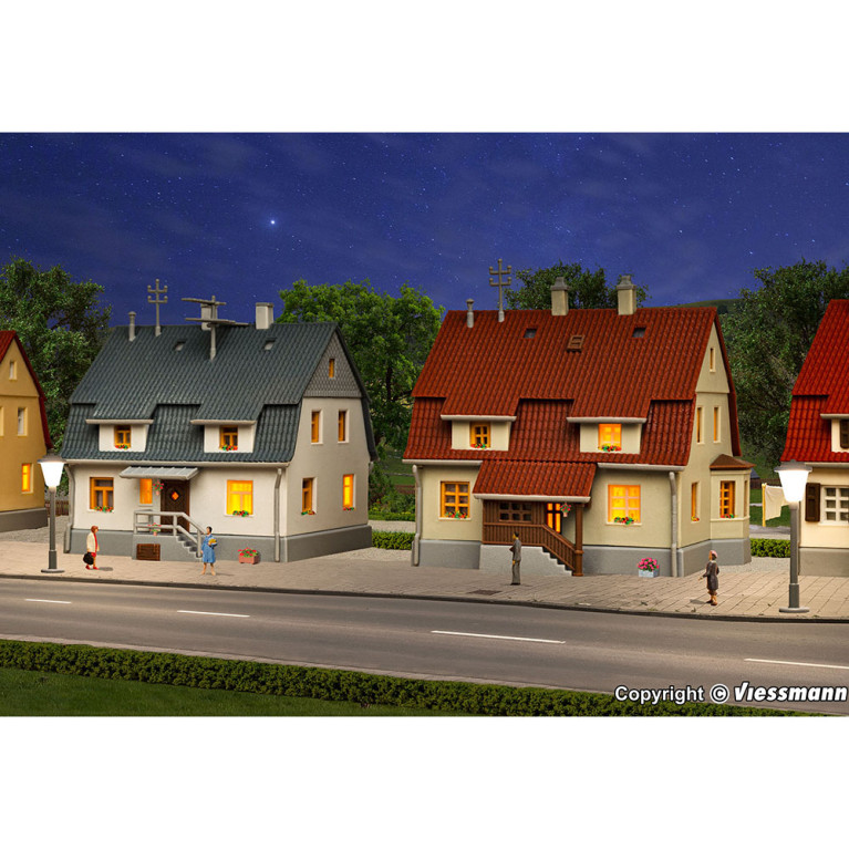 2 grandes maisons à étages de village - KIBRI 36830 - Z 1/220