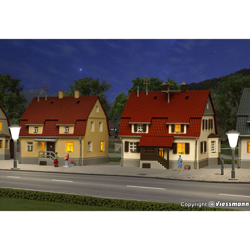 2 grandes maisons à étages de village - KIBRI 36782 - Z 1/220