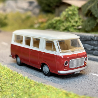 Fiat 238, version minibus, rouge et blanc - Brekina 34416 - 1/87