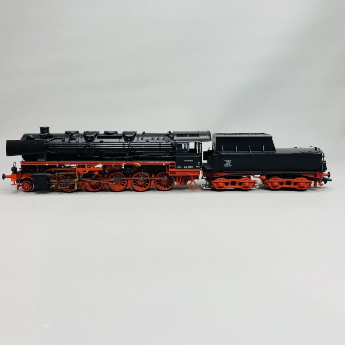 Locomotive à vapeur série 44 avec tender bassine, DB, Ep III digital son - MARKLIN 39745 - HO 1/87