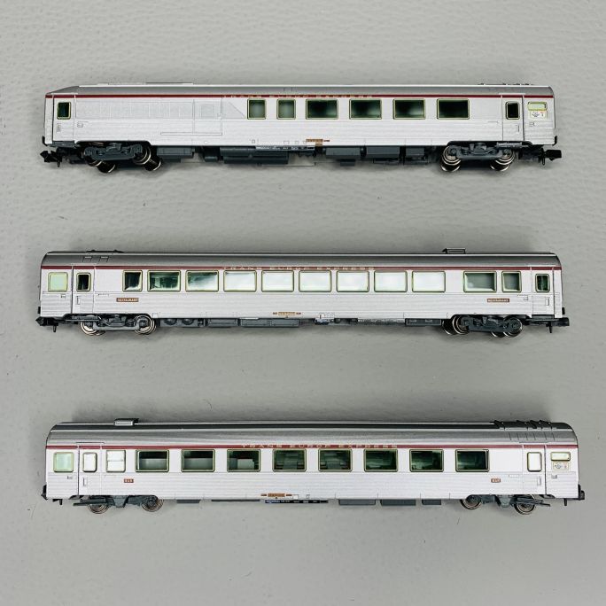 Voiture inox TEE "Cisalpin" Paris - Milan, Sncf, Ep IV - ARNOLD HN4443 - N1/160