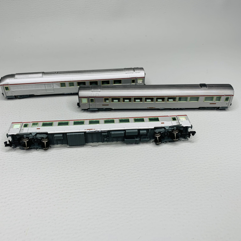 Voiture inox TEE "Cisalpin" Paris - Milan, Sncf, Ep IV - ARNOLD HN4443 - N1/160