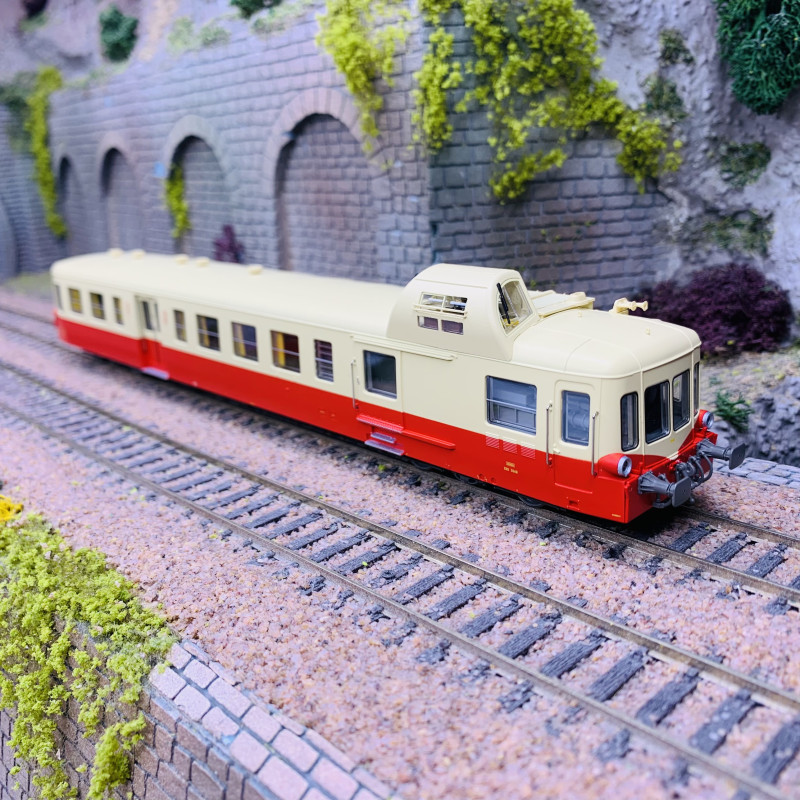 Autorail Picasso XBD 3846, rouge & crème, dépôt de Mohon, SNCF, Ep. IVb - LSMODELS 10133 - HO 1/87