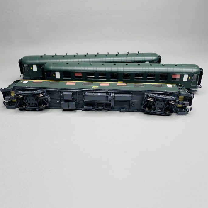 Set de 3 voitures voyageurs OCEM parois-lisses A8, B10 & B10, SNCF, Ep IVa - ModelsWorld MW40943 - HO 1/87