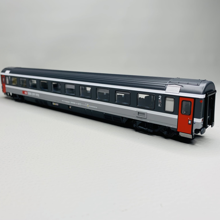 Voiture voyageurs avec compartiment vélo EC type Bpm, SBB CFF, Ep V-VI - LSMODELS 476364 - HO-1/87