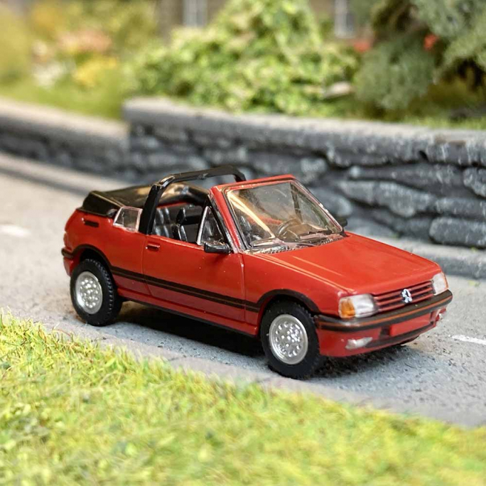 Peugeot 205 CTI, cabriolet rouge Vallelunga - SAI / PCX87 6333 - 1/87