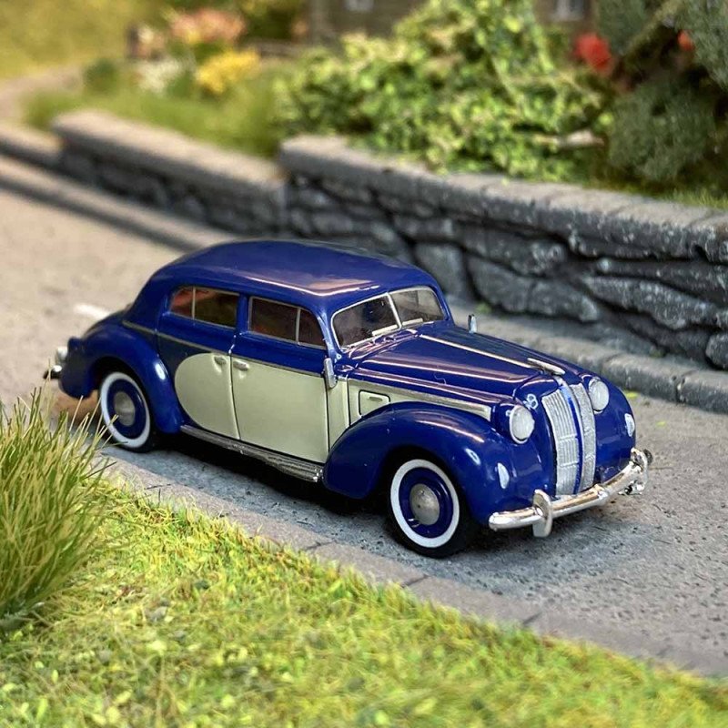 Opel Admiral, bleu foncé et beige clair, 1938 - Brekina 20453 - 1/87