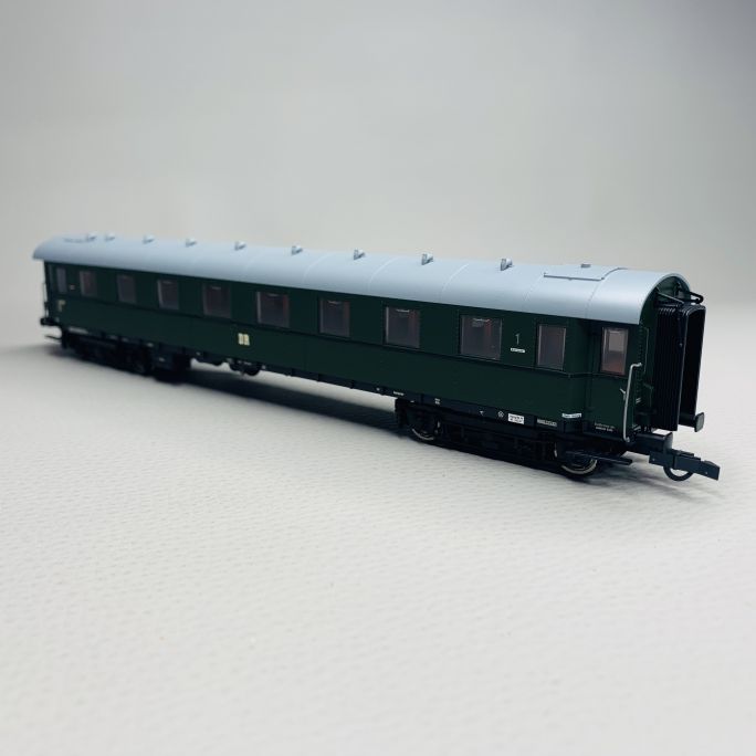 Voiture de train express standard 1ère classe, DR, Ep III - ROCO 74860 - HO 1/87