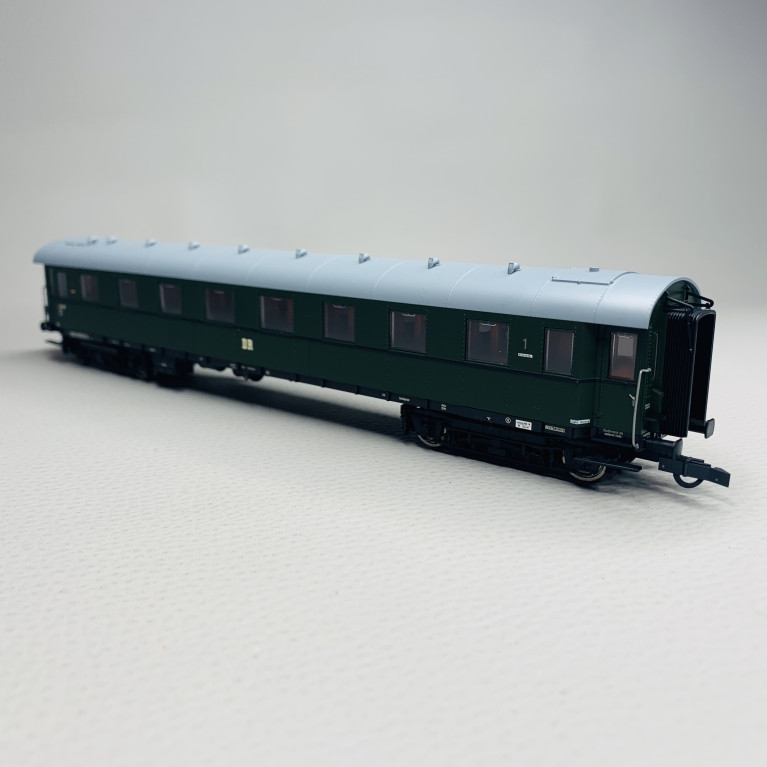 Voiture de train express standard 1ère classe, DR, Ep III - ROCO 74860 - HO 1/87