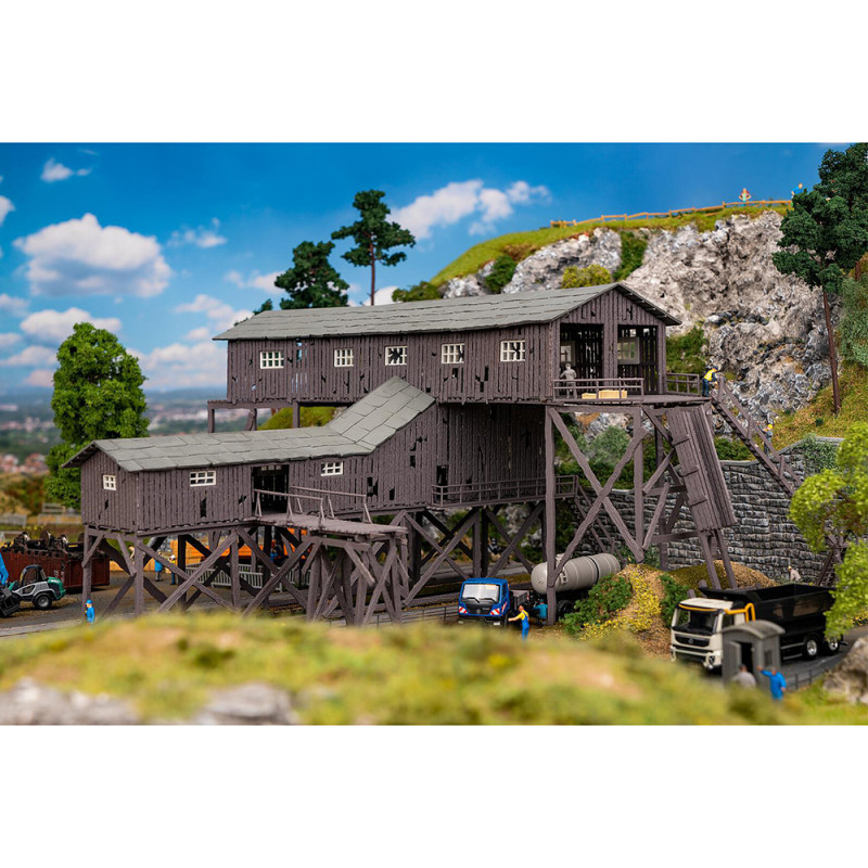 Ancienne mines de charbon, bâtiments type bois - FALLER 191793 - HO 1/87