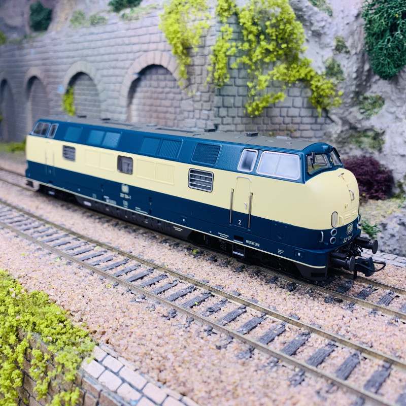 Locomotive diesel 221 124-1, DB, Ep IV - ROCO 71088 - HO 1/87