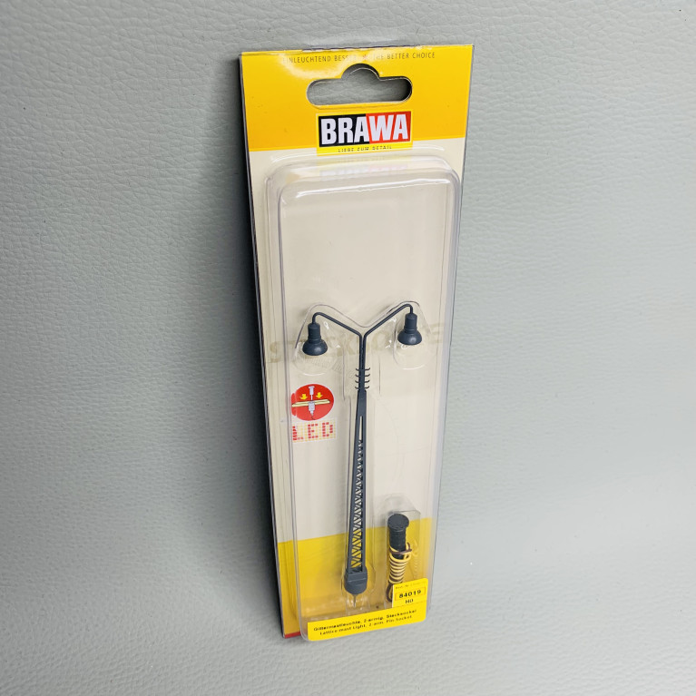 Mât lumineux en treillis, 2 voies, socle enfichable avec LED - BRAWA 84019 - HO-1/87