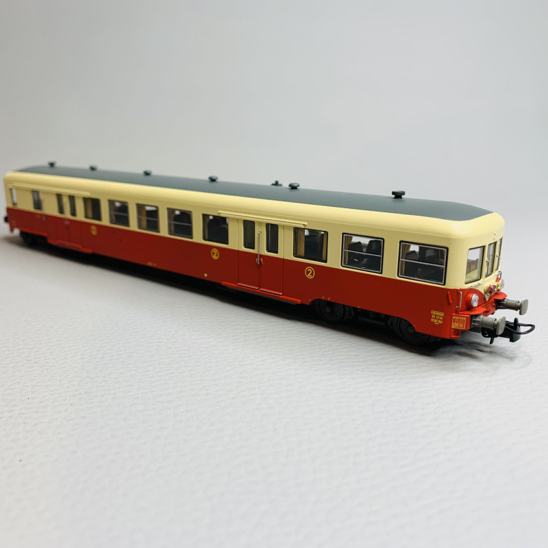 Autorail Diesel EAD X4500 SNCF, Livrée Rouge Crème, Dépôt De Marseille 5 700x320