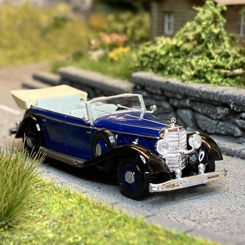 Mercedes Benz 770 K cabriolet, bleu / noir - Brekina 21053 - 1/87