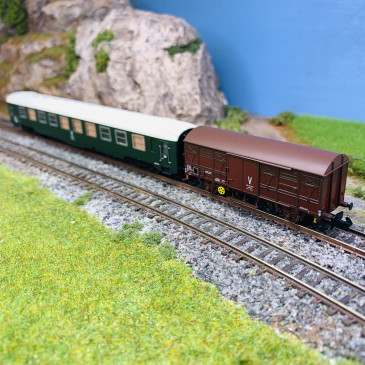 Train de maintenance avec 1 voiture et 1 wagon, Sncf, Ep IV et V - ARNOLD HN4446 - N 1/160