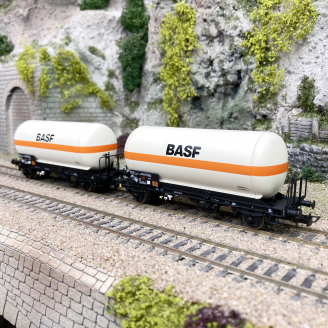 2 wagons citernes à gaz Zgs, "BASF", DB, Ep IV et V - RIVAROSSI HR6618 - HO 1/87