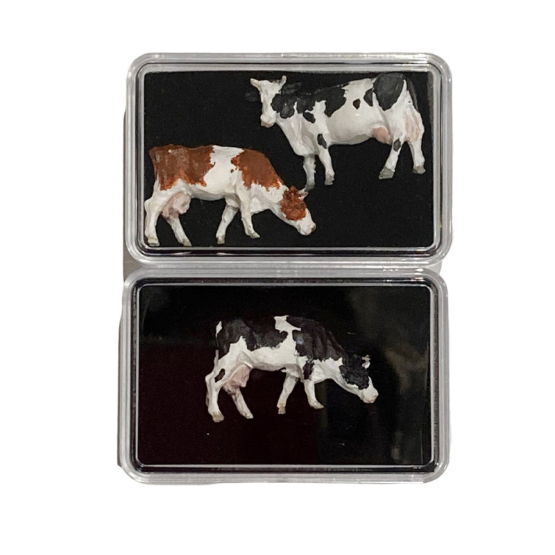 3 vaches Holstein dans un champ, noir et marron - VAN PETERGEM SCENARY HVPS217 - HO 1/87