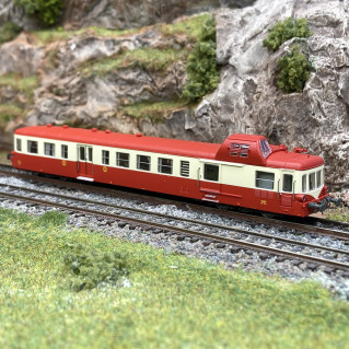 JOUEF autorail diesel X3800 PICASSO rouge/crème 860100 NEUF