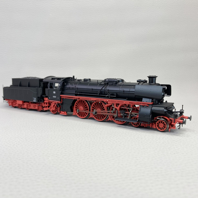Locomotive vapeur BR18 323, DB, Ep III, Digital Son + fumée 3R AC - MARKLIN 38323 - HO 1/87