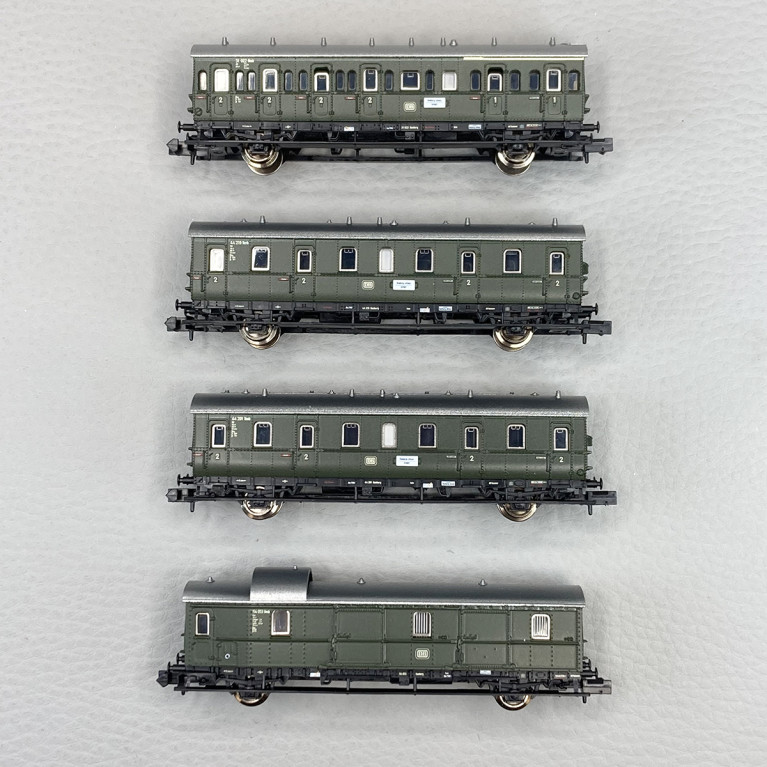 Rame 4 éléments, transport banlieue Hambourg, DB, Ep III - MINITRIX 18724 - N 1/160