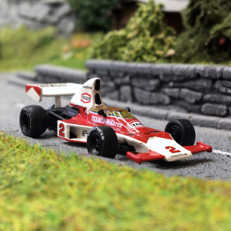 Mc Laren M23, Formule 1, J. Mass, Rouge et Blanc - Brekina 22953 - 1/87