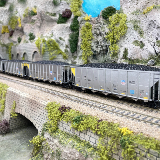 6 wagons pour le transport de charbon "Hopper cars", Union Pacific Railroad, US, EP VI - TRIX 24903 - HO 1/87