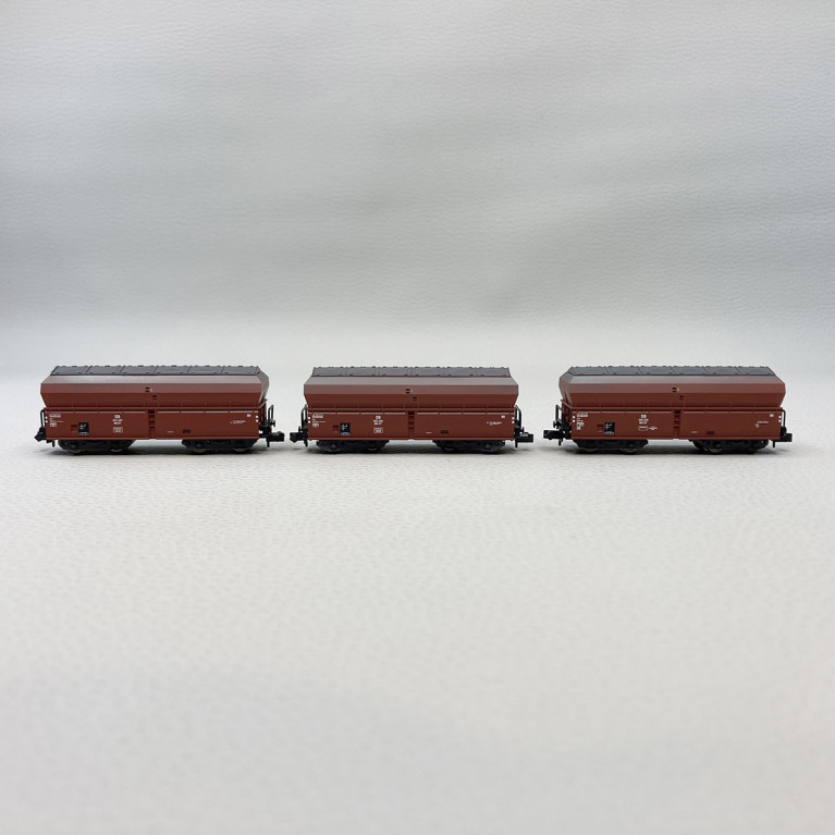 3 wagons trémies type Kkt-57, à bogies, DB, Ep III - MINITRIX 18268 - N 1/160