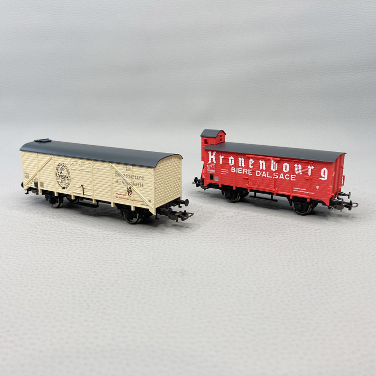 2 wagons couverts, transport de bière, "Kronenbourg / La Goudale", SNCF, Ep III - PIKO 97307 - HO 1/87