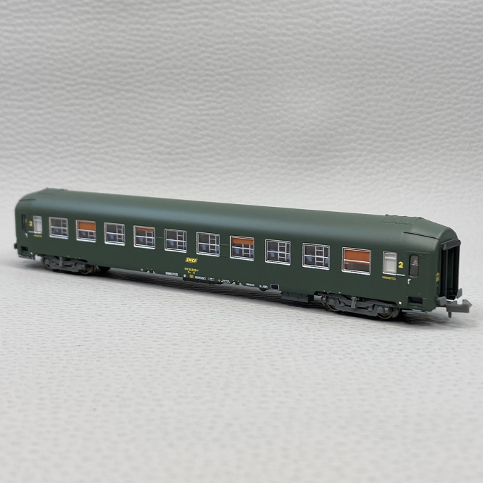 Voiture couchettes UIC Y, B9C9x, vert Celtique, logo encadré jaune, SNCF, Ep IV - REE NW-212 - N 1/160