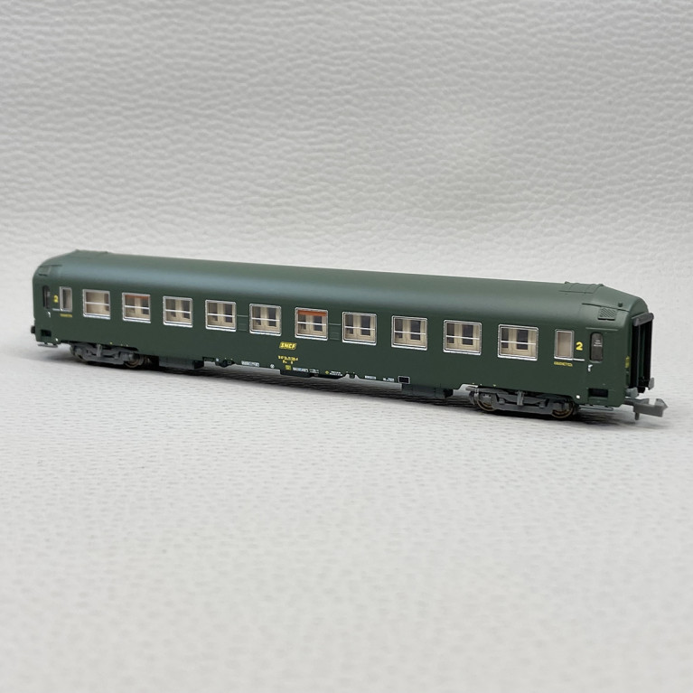 Voiture couchettes UIC Y, B9C9x, vert Celtique, logo encadré jaune, SNCF, Ep IV - REE NW-212 - N 1/160