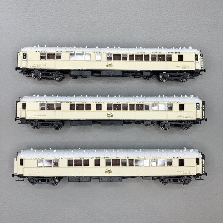 3 voitures lits, WL S1, livrée 1928 "Egyptienne", CIWL, Ep II et IIIa (éclairage) - LSMODELS 49139 - HO 1/87