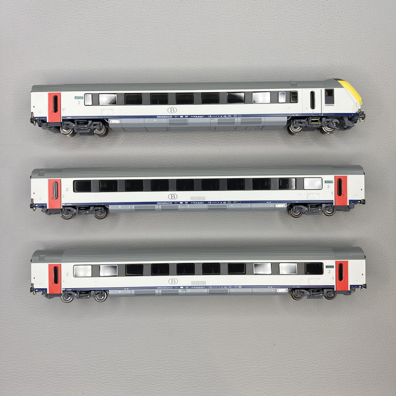 3 voitures type I11, avec voiture pilote, SNCB / NMBS, Ep Va - LSMODELS 93050 - HO 1/87