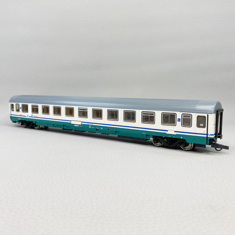 Voiture voyageurs EuroCity, type A, 1CL "Trenitalia", FS, Ep V et VI - ROCO 74284 - HO 1/87