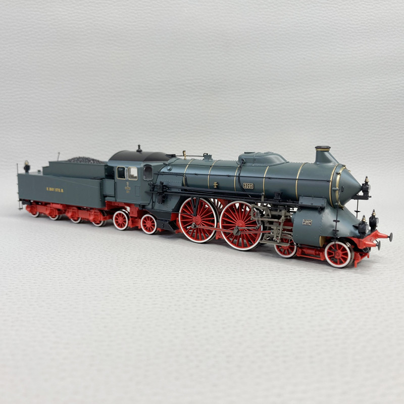 Brawa 70018 voie H0 Locomotive express BR S2/6 des K.Bay.Sts.B., époque I avec son
