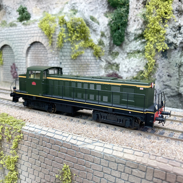 Locomotive diesel 040 DE 4, livrée origine, SNCF, Ep III - REE JM-012 - HO 1/87
