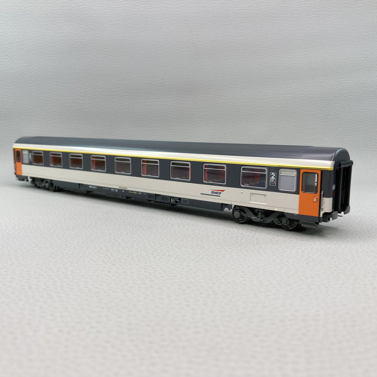 Voiture VSE, B9u, ex-A9u, 2CL, Corail, logo Casquette, "Eurofina" SNCF, Ep V et VI - LSMODELS 40387 - HO 1/87